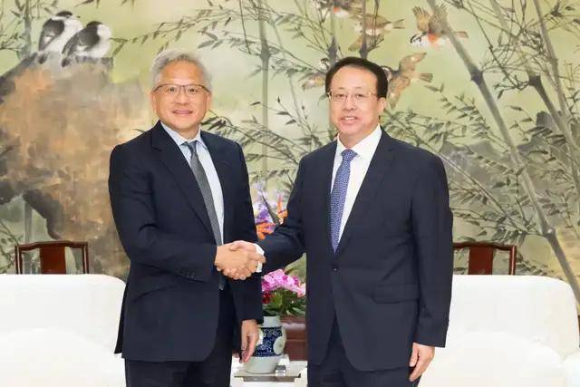 定州市举办“欢度国庆喜迎重阳”文艺汇演